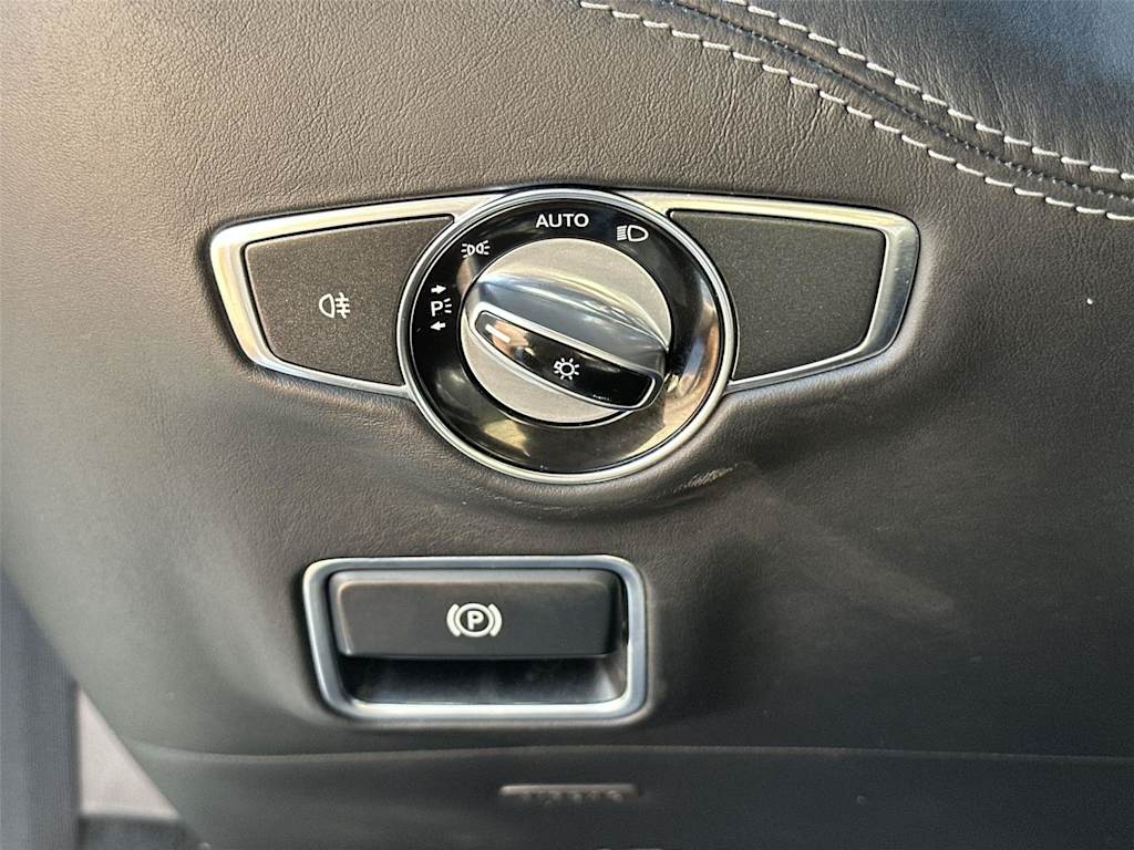 Thumbnail: 2015 Mercedes-Benz S-Class - 27