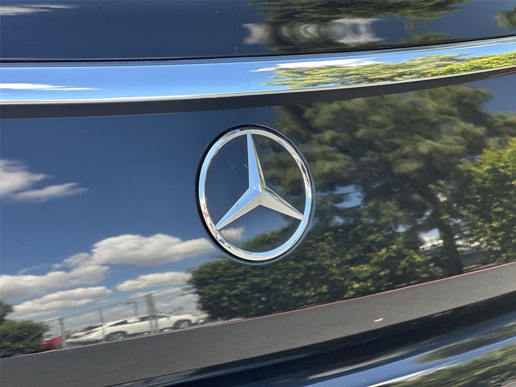 Thumbnail: 2015 Mercedes-Benz S-Class - 7