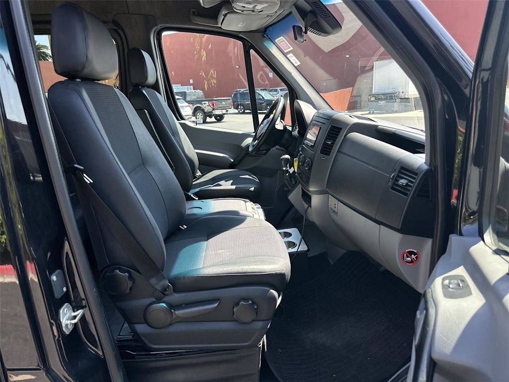 Thumbnail: 2015 Mercedes-Benz Sprinter - 12