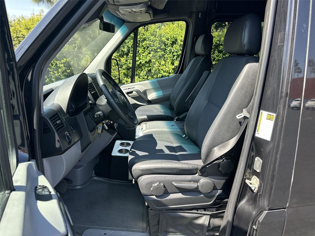 Thumbnail: 2015 Mercedes-Benz Sprinter - 11