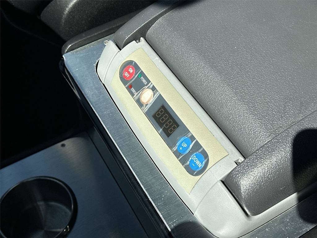 Thumbnail: 2015 Mercedes-Benz Sprinter - 17