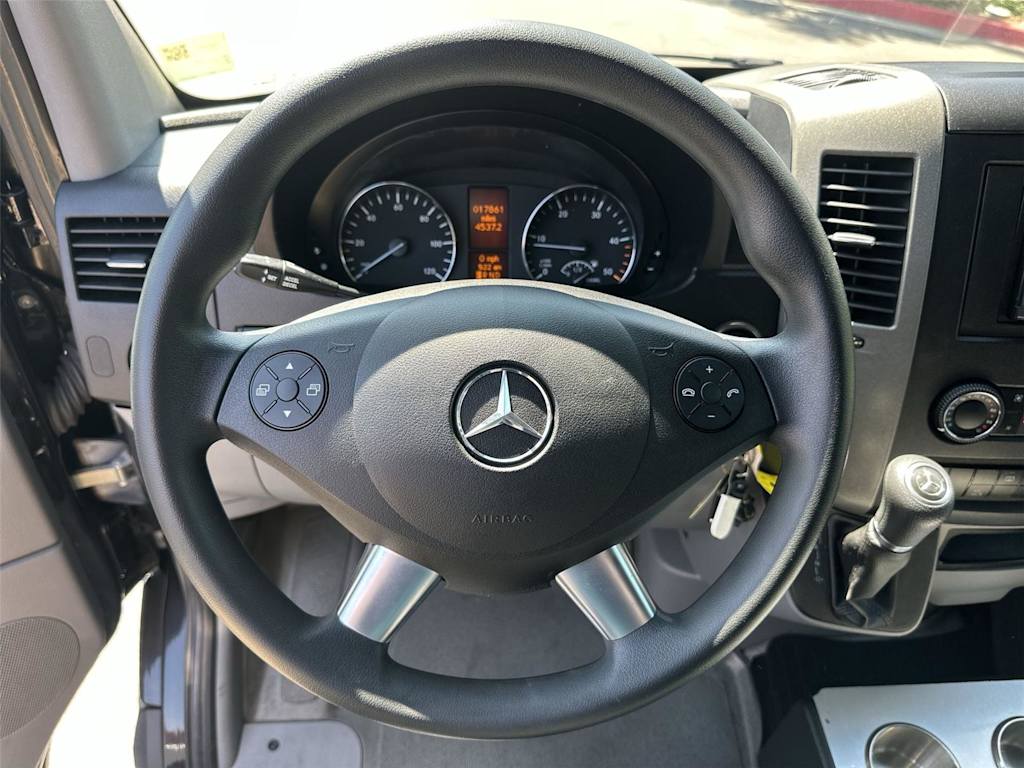 Thumbnail: 2015 Mercedes-Benz Sprinter - 15