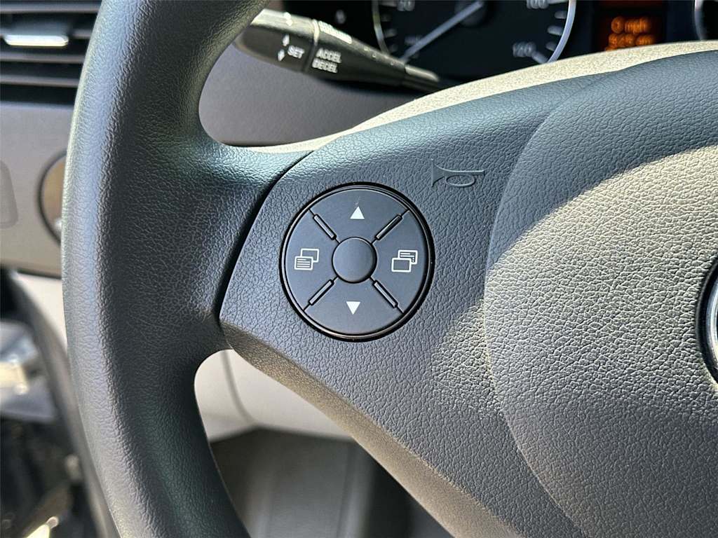 Thumbnail: 2015 Mercedes-Benz Sprinter - 26