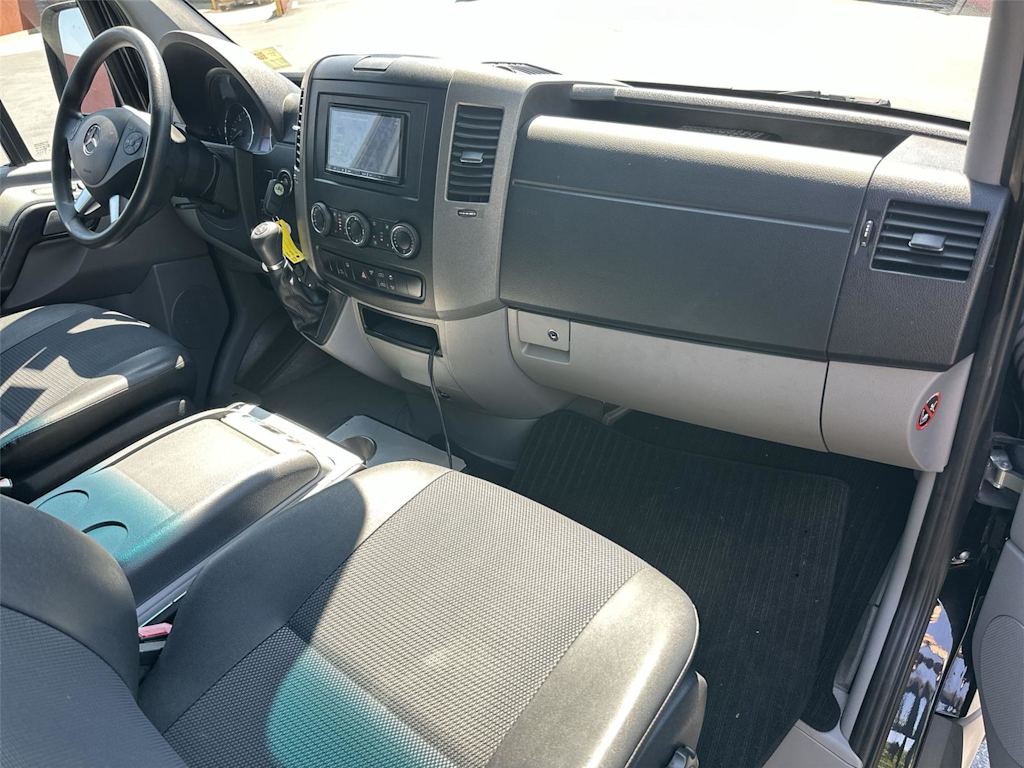 Thumbnail: 2015 Mercedes-Benz Sprinter - 14