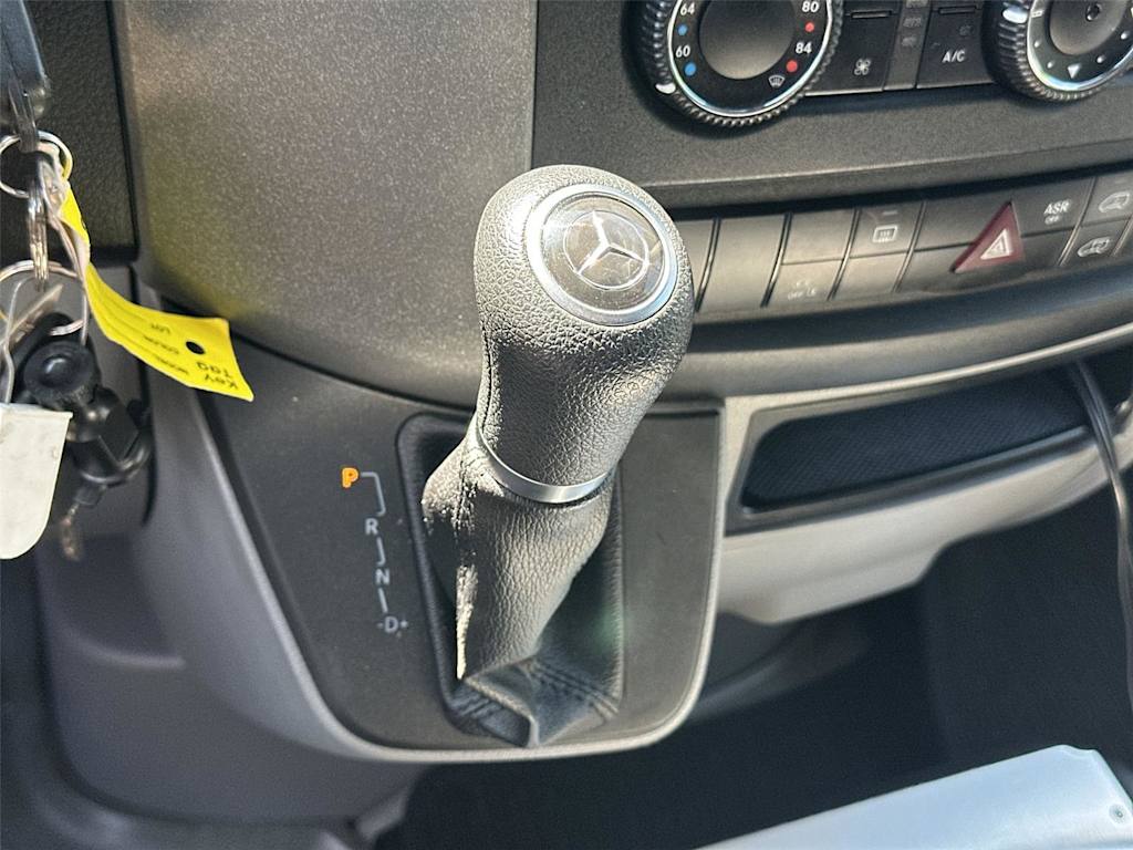 Thumbnail: 2015 Mercedes-Benz Sprinter - 21