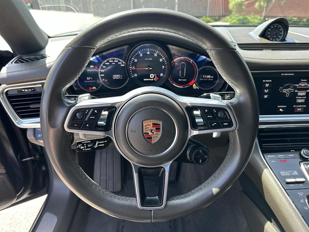 2018 Porsche Panamera 4 14