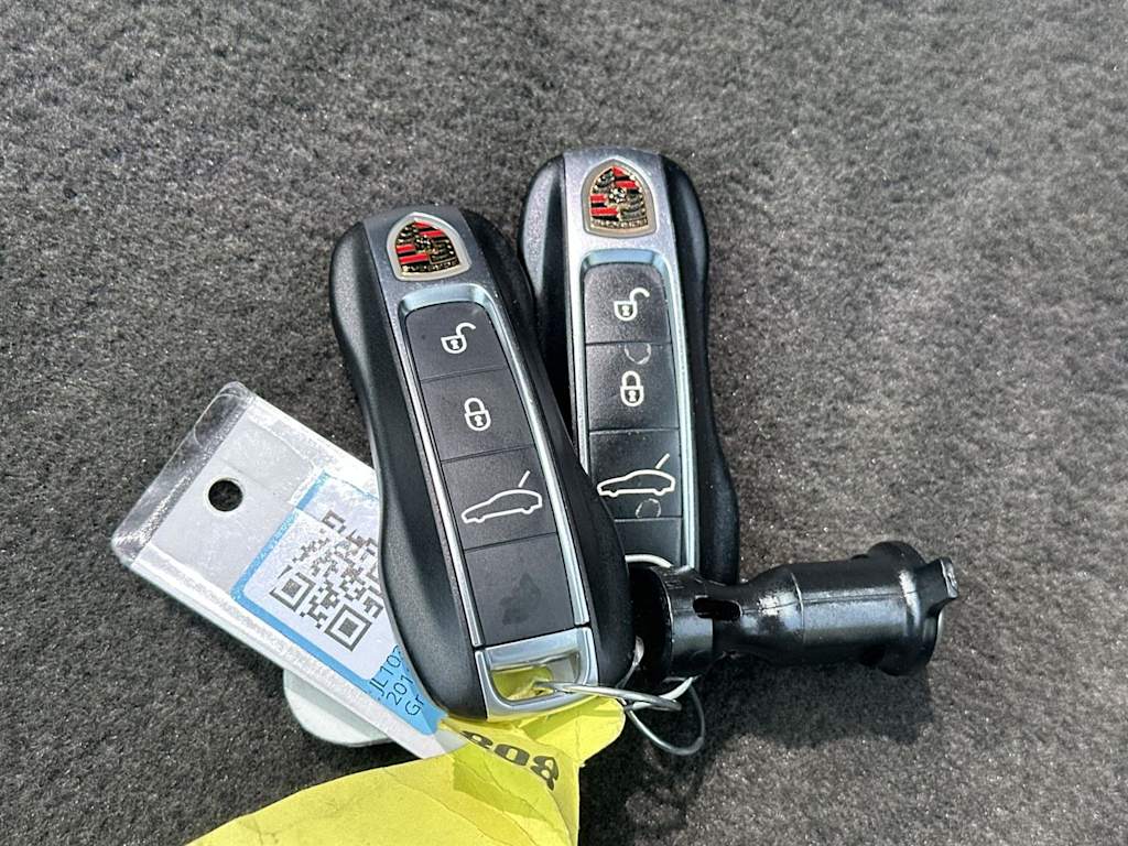 2018 Porsche Panamera 4 19