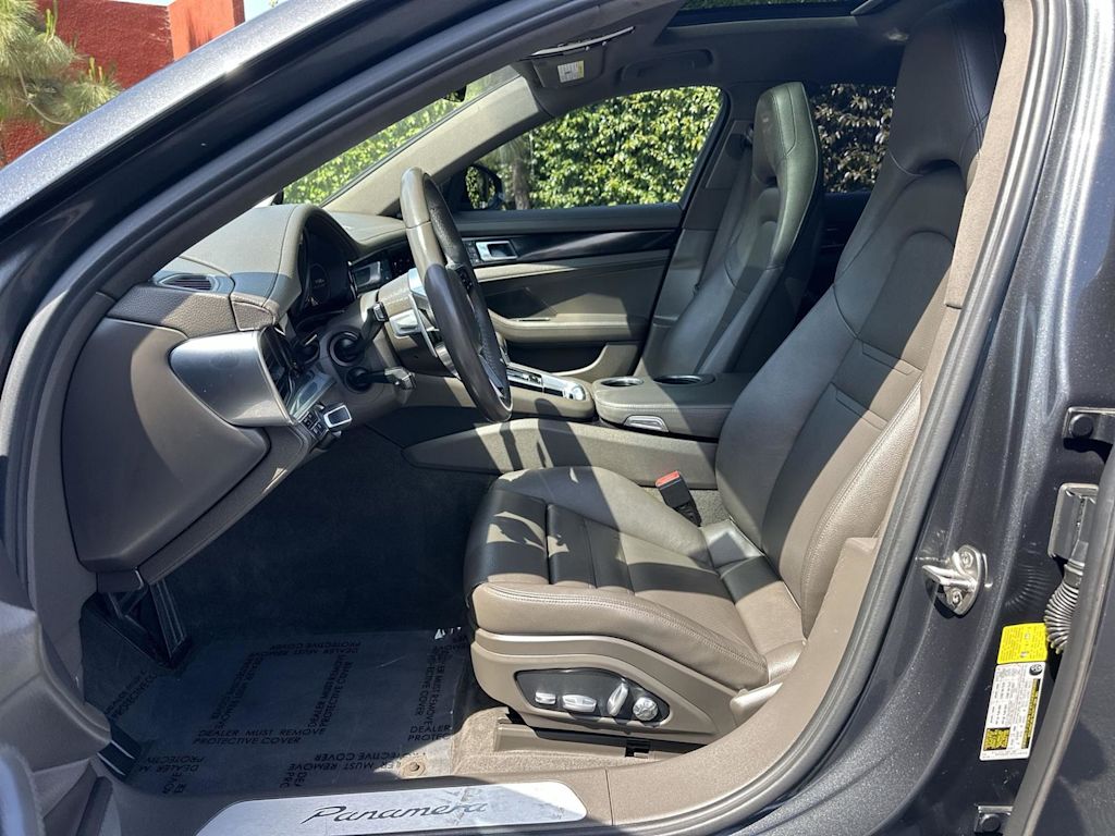 2018 Porsche Panamera 4 11