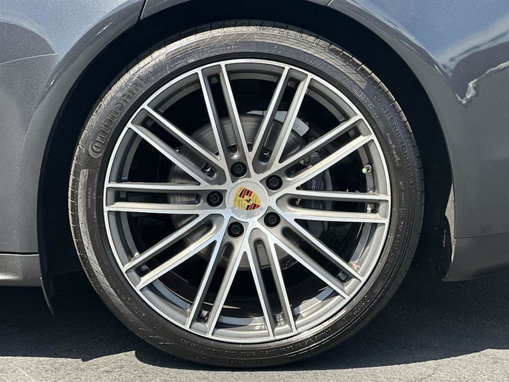 2018 Porsche Panamera 4 8
