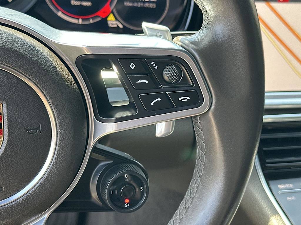 2018 Porsche Panamera 4 25