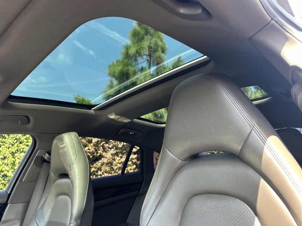2018 Porsche Panamera 4 31