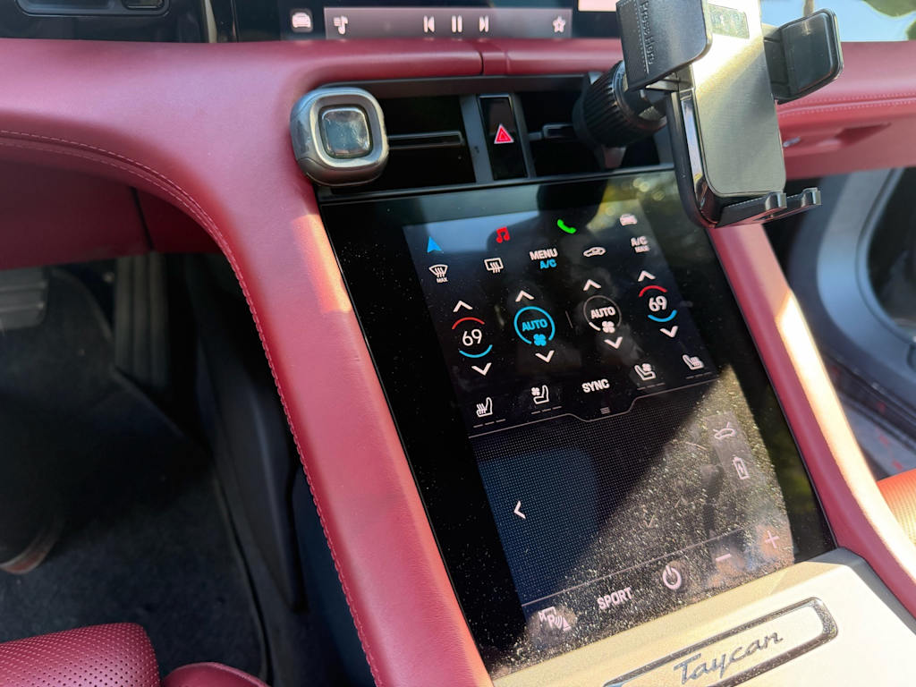 Thumbnail: 2021 Porsche Taycan - 11