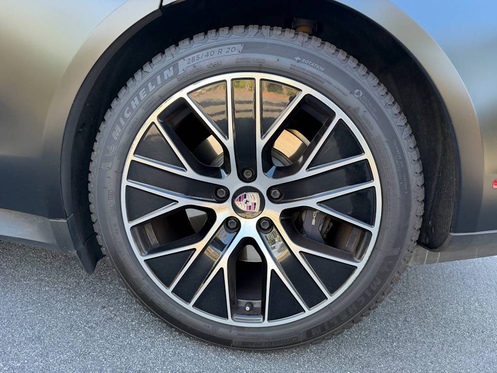 Thumbnail: 2021 Porsche Taycan - 7