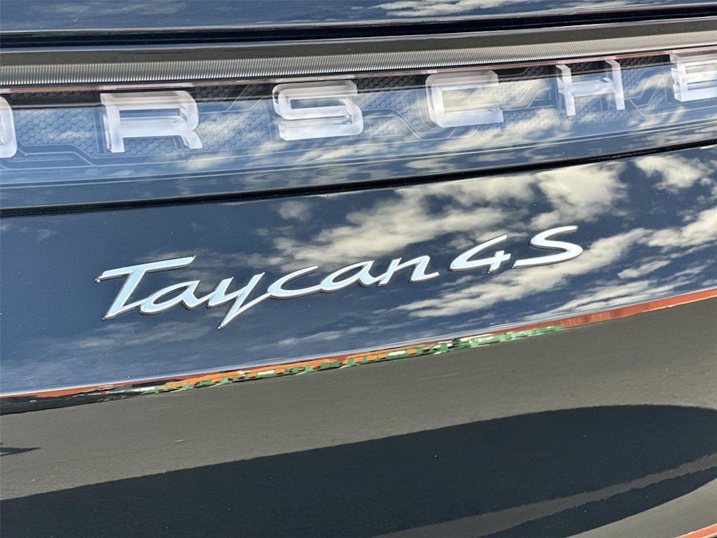 Thumbnail: 2022 Porsche Taycan - 7