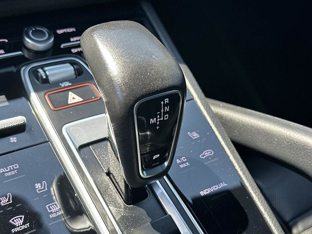 Thumbnail: 2020 Porsche Cayenne - 17