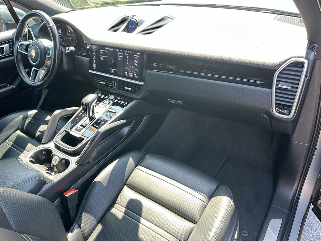 Thumbnail: 2020 Porsche Cayenne - 14