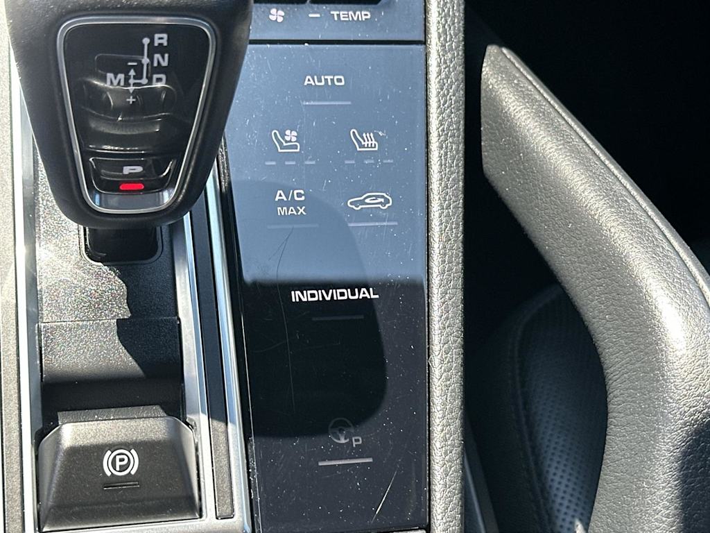 Thumbnail: 2020 Porsche Cayenne - 29