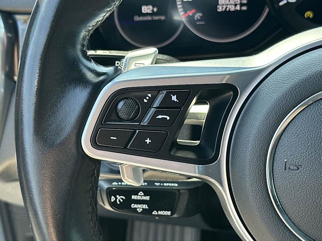 Thumbnail: 2020 Porsche Cayenne - 24