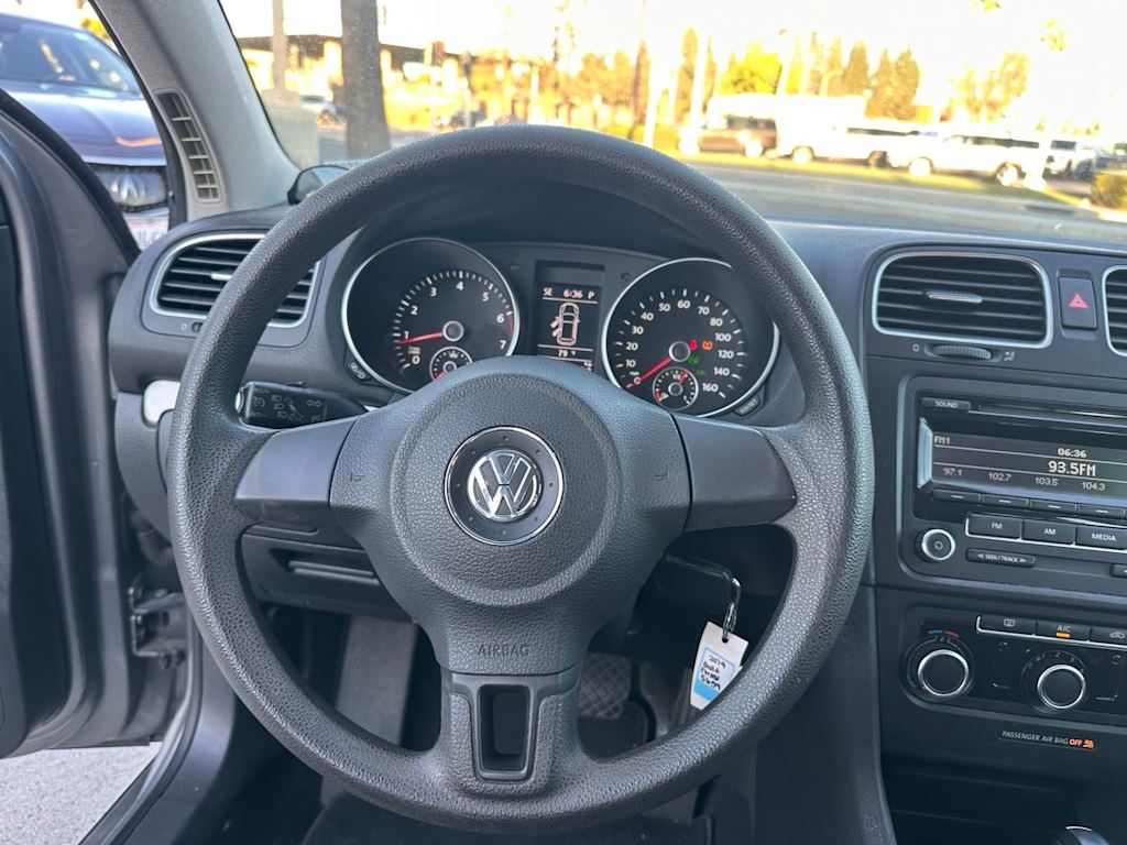 Thumbnail: 2014 Volkswagen Golf - 2