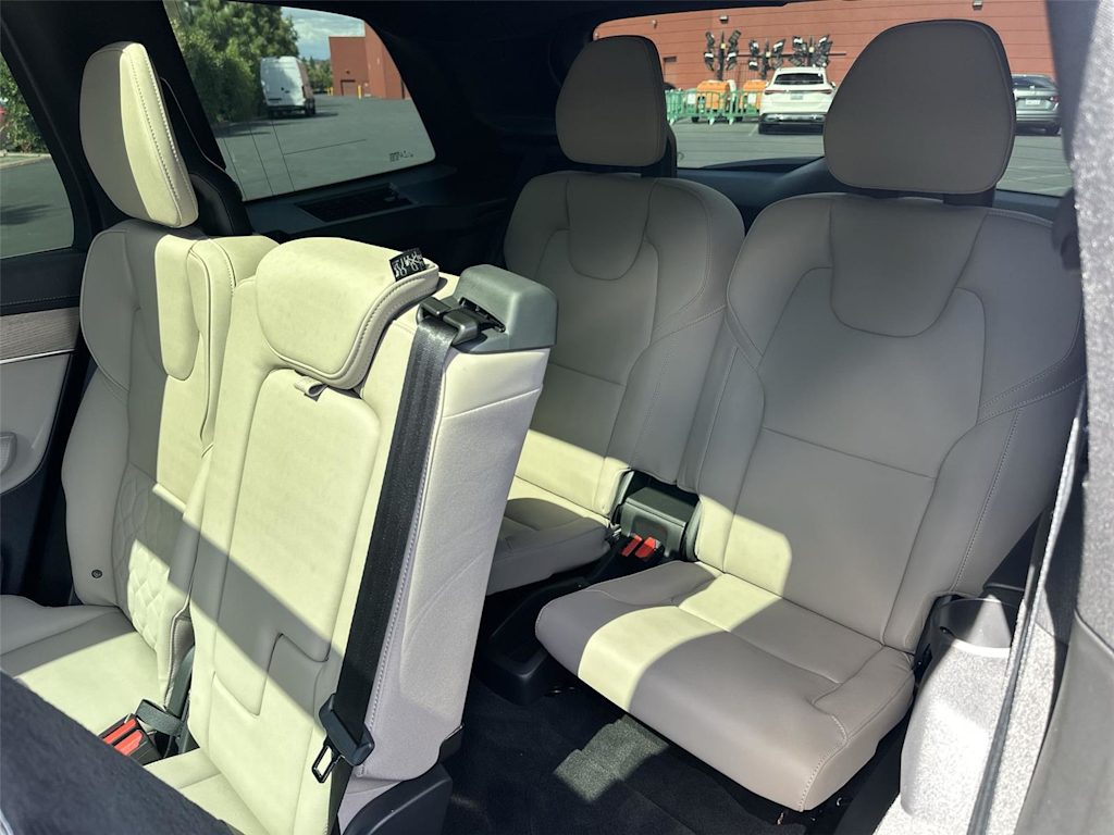 Thumbnail: 2026 Volvo XC90 - 35