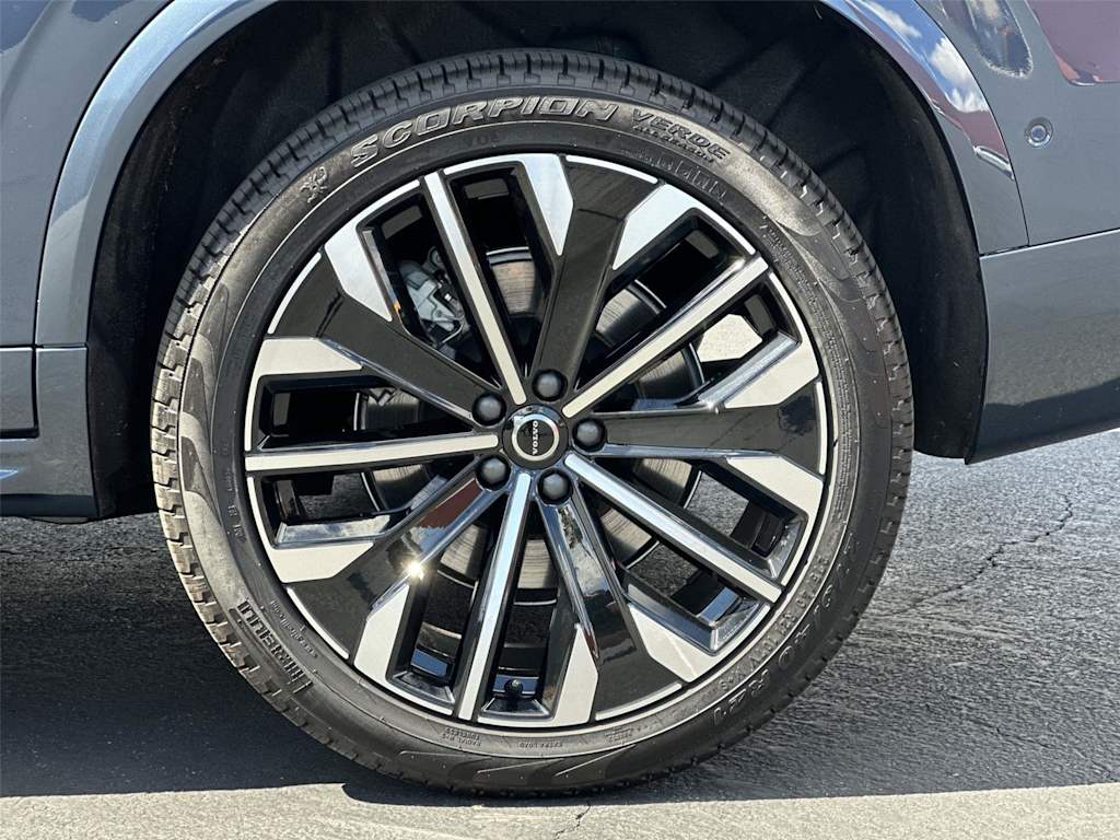 Thumbnail: 2026 Volvo XC90 - 8