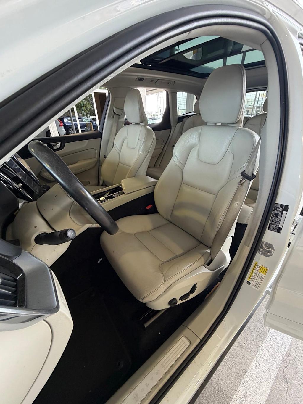Thumbnail: 2020 Volvo XC60 - 18
