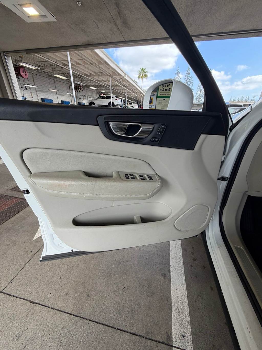 Thumbnail: 2020 Volvo XC60 - 21