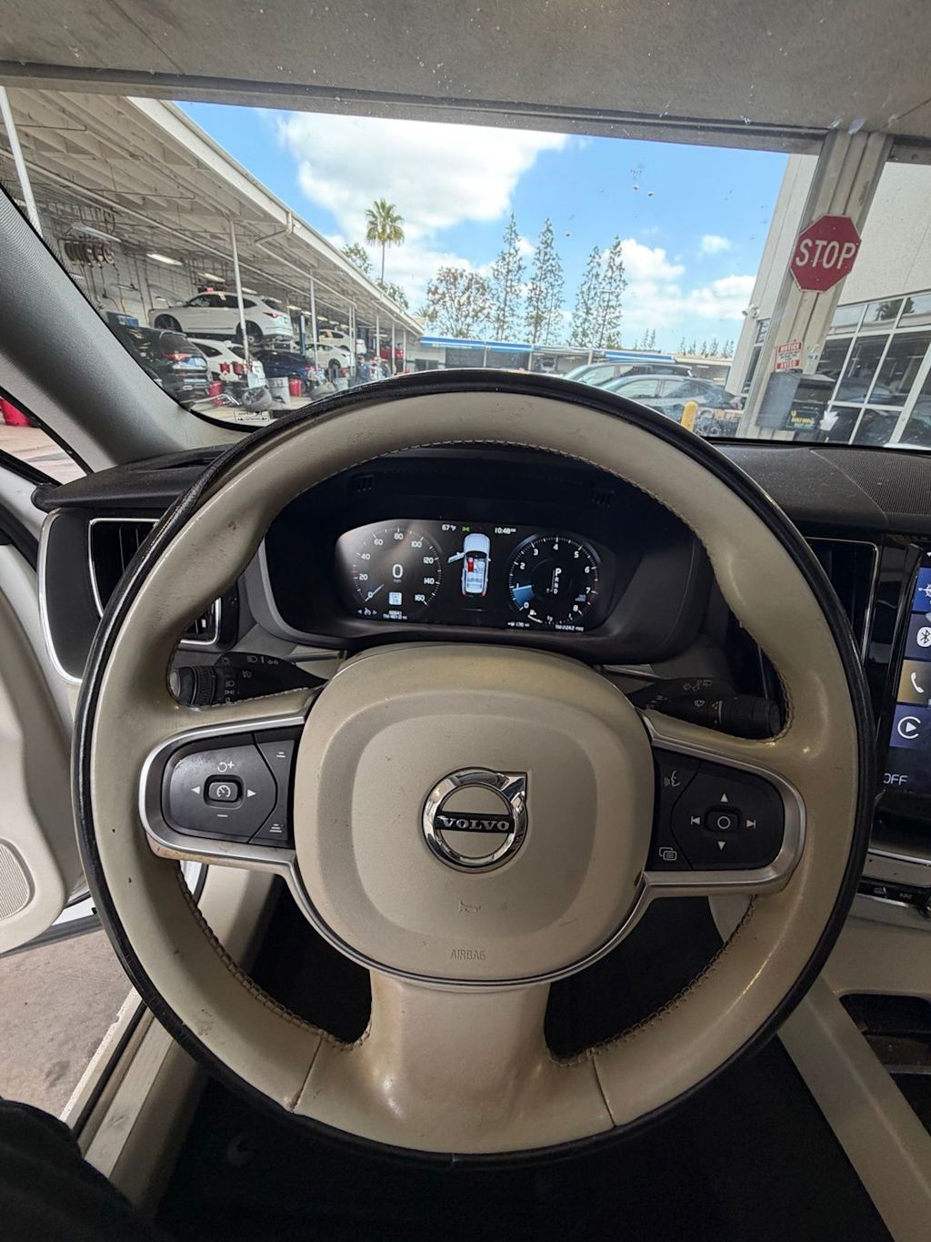 Thumbnail: 2020 Volvo XC60 - 12