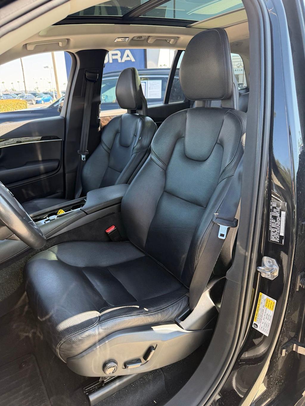 Thumbnail: 2018 Volvo XC90 - 10