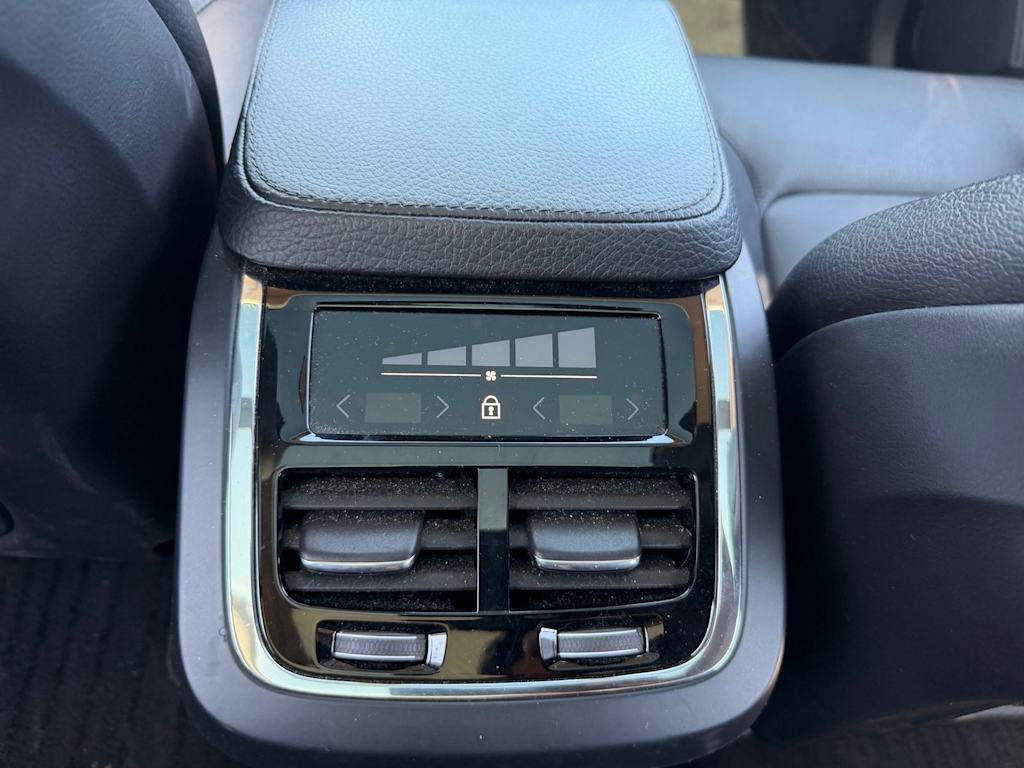 Thumbnail: 2018 Volvo XC90 - 22