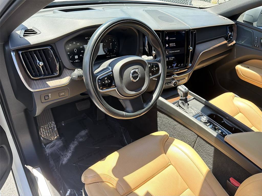 Thumbnail: 2021 Volvo XC60 - 2