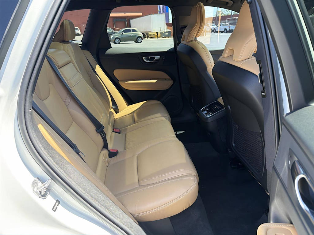 Thumbnail: 2021 Volvo XC60 - 12