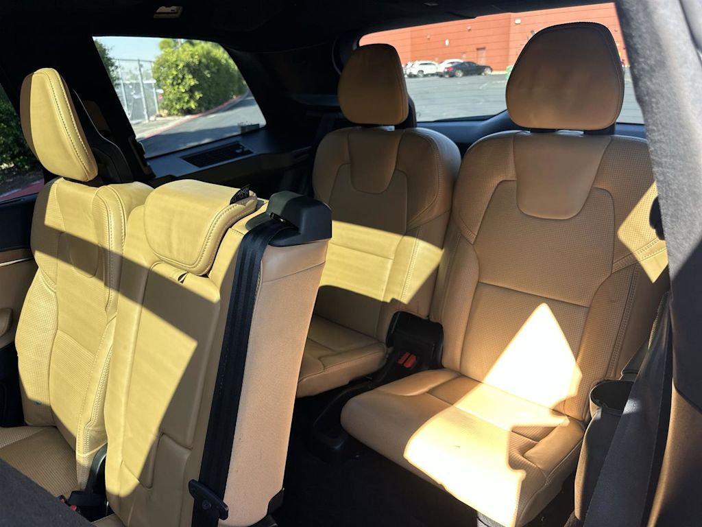 Thumbnail: 2020 Volvo XC90 - 32