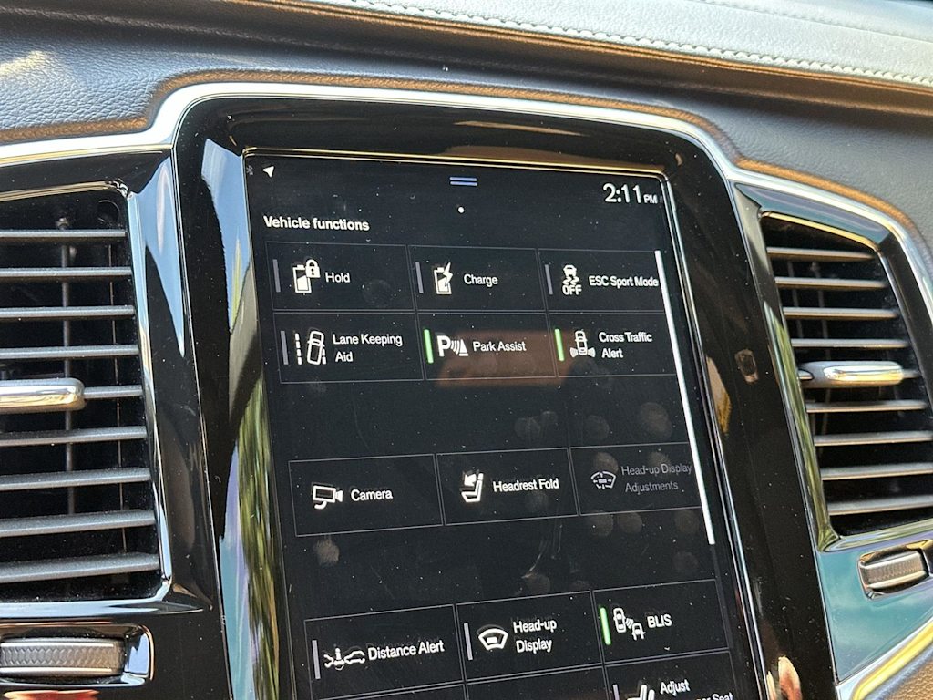 Thumbnail: 2020 Volvo XC90 - 28