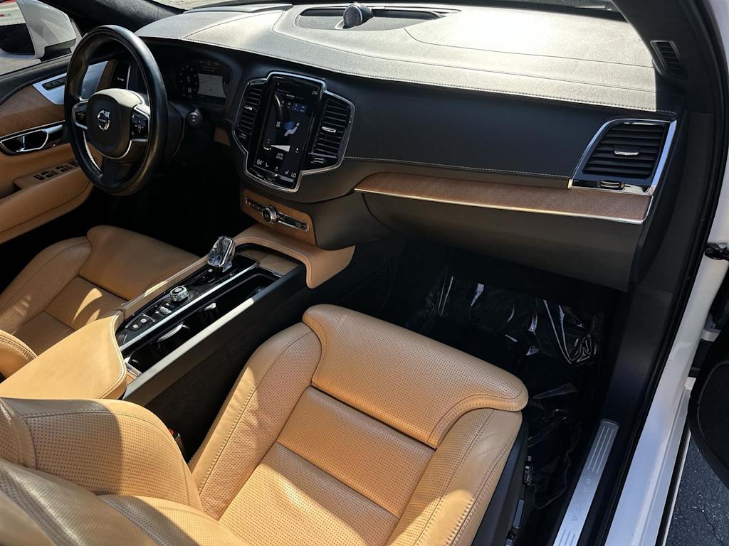 Thumbnail: 2020 Volvo XC90 - 14
