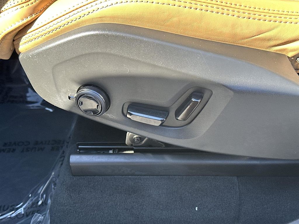 Thumbnail: 2020 Volvo XC90 - 23