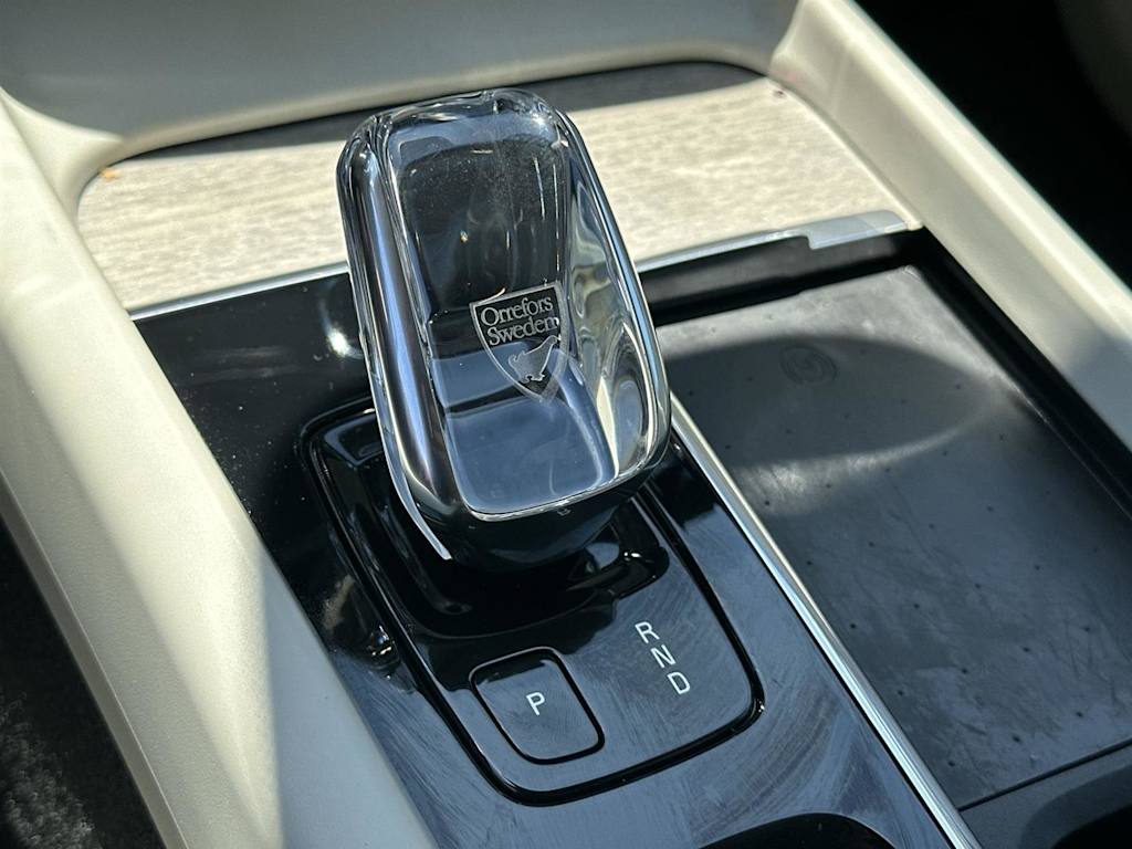 Thumbnail: 2022 Volvo XC60 - 16