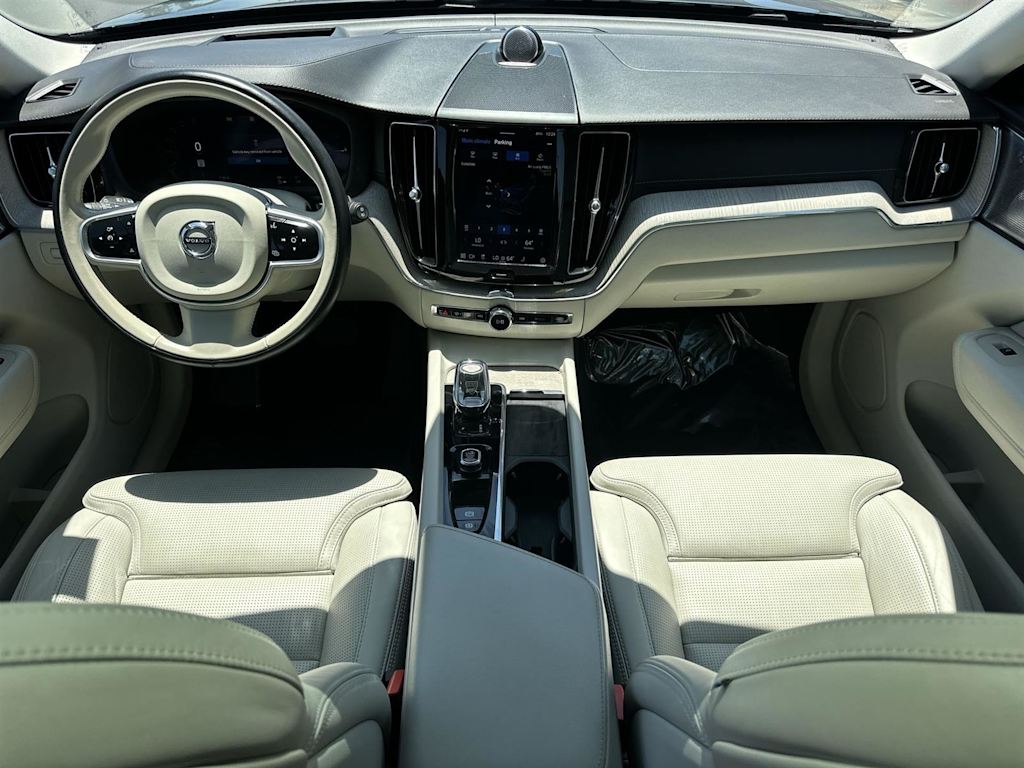 Thumbnail: 2022 Volvo XC60 - 9