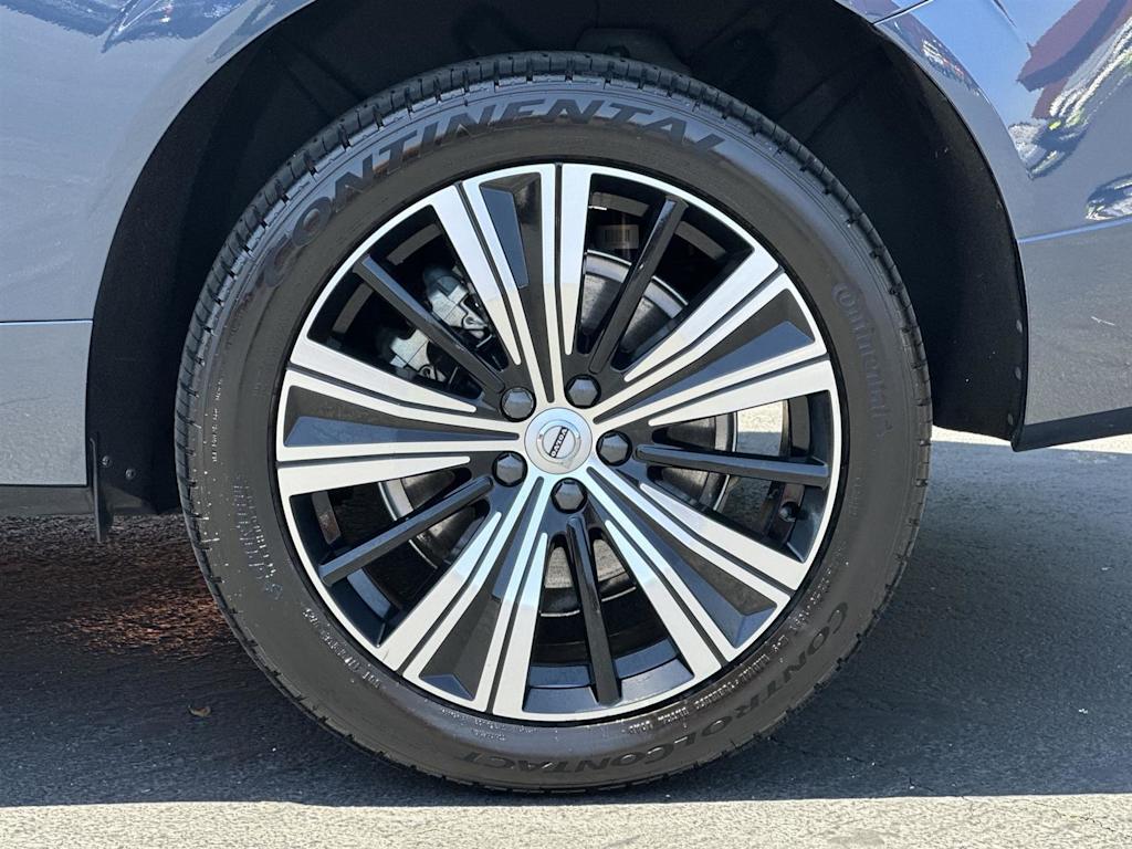 Thumbnail: 2022 Volvo XC60 - 7