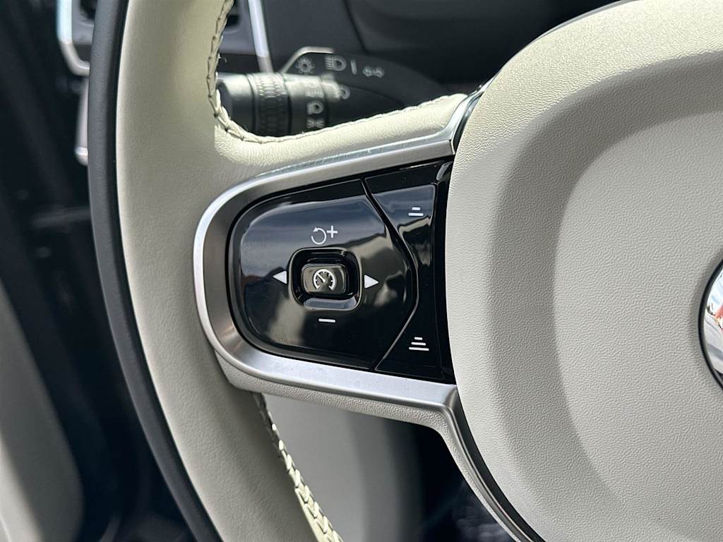 Thumbnail: 2023 Volvo XC90 - 23