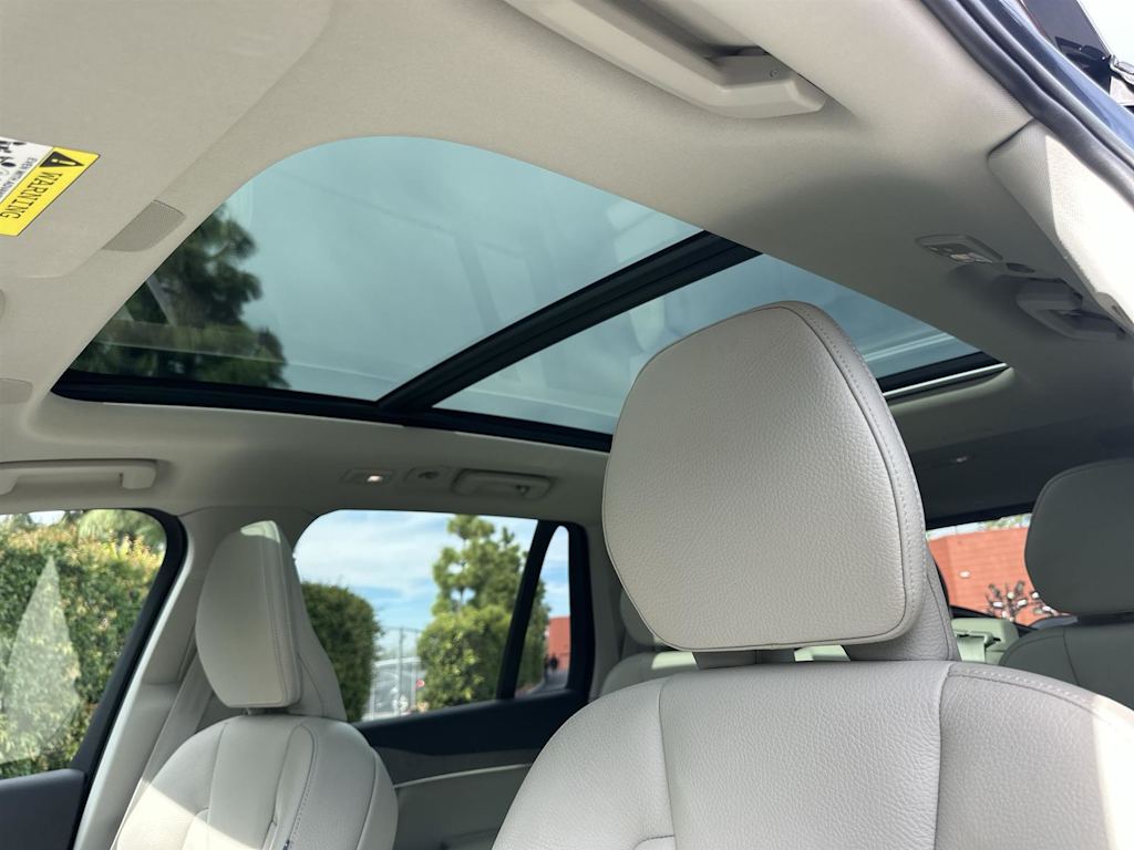 Thumbnail: 2023 Volvo XC90 - 30