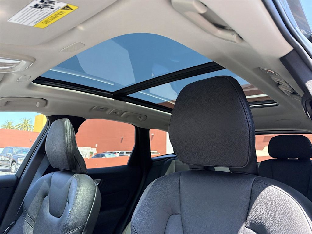 Thumbnail: 2023 Volvo XC60 - 35