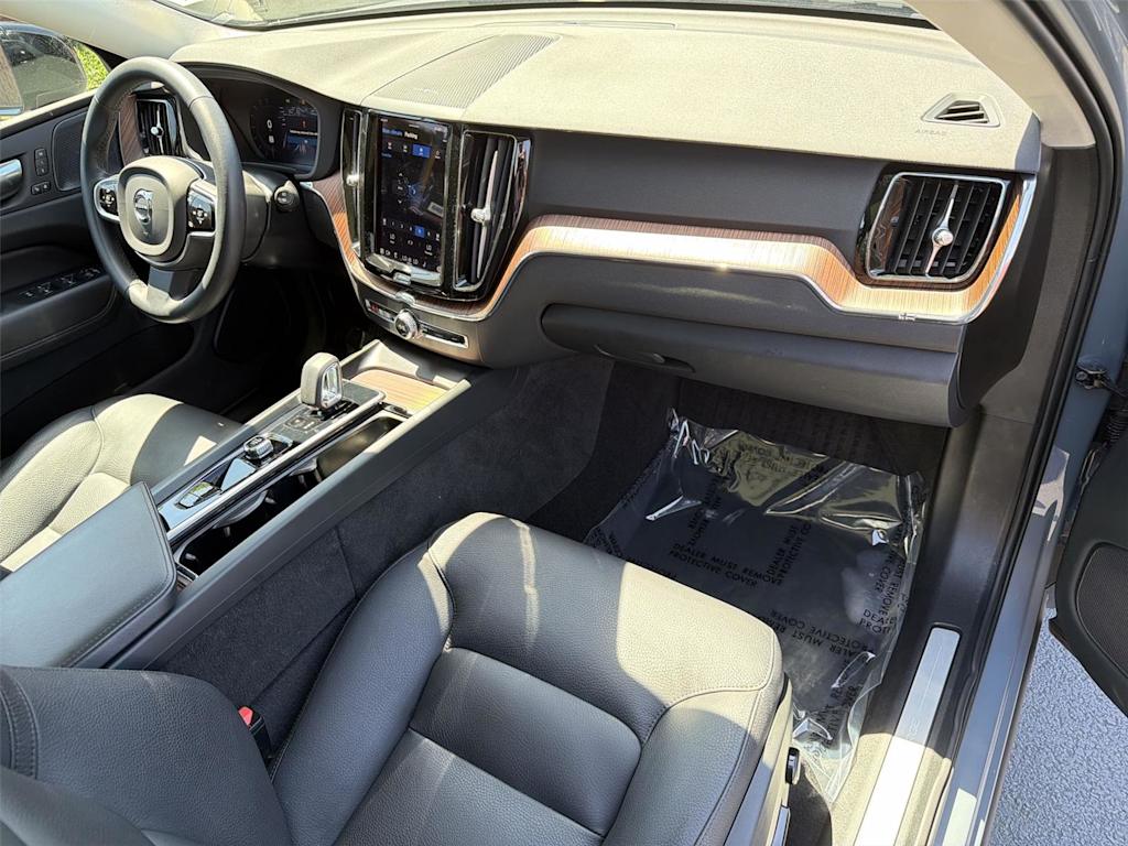 Thumbnail: 2023 Volvo XC60 - 14