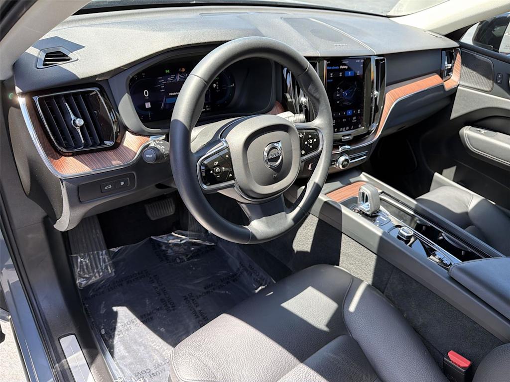 Thumbnail: 2023 Volvo XC60 - 2