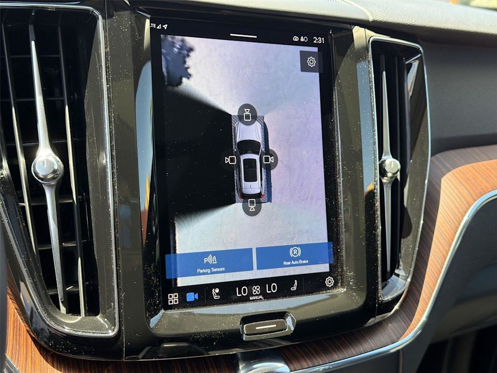 Thumbnail: 2023 Volvo XC60 - 32