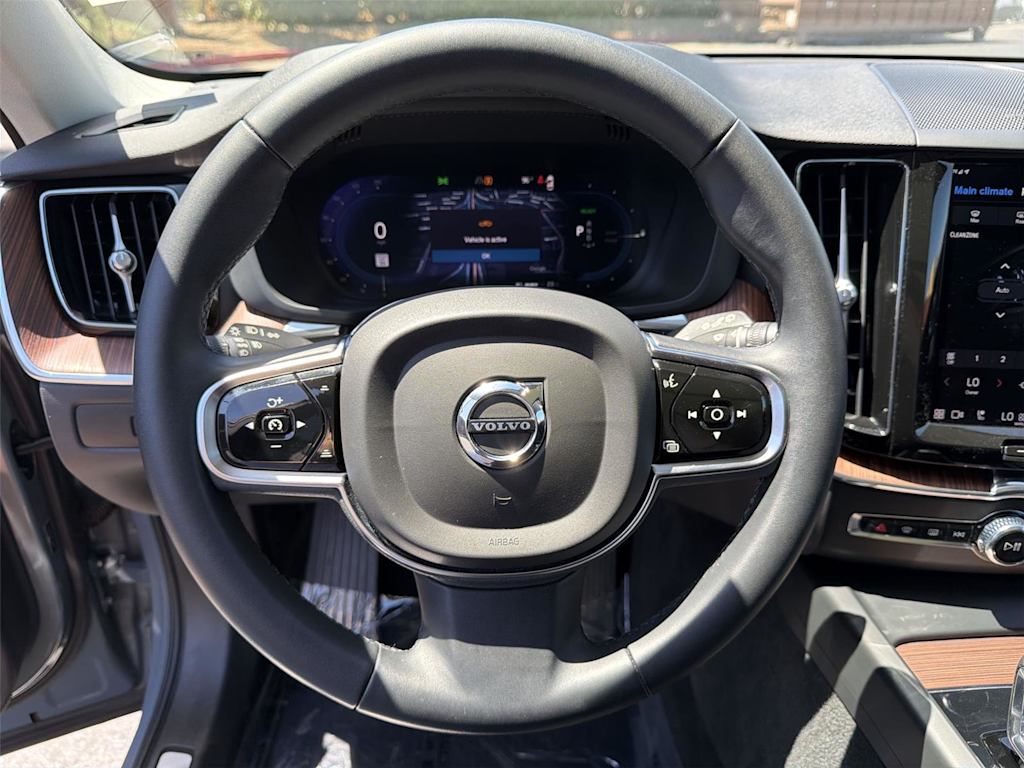 Thumbnail: 2023 Volvo XC60 - 15