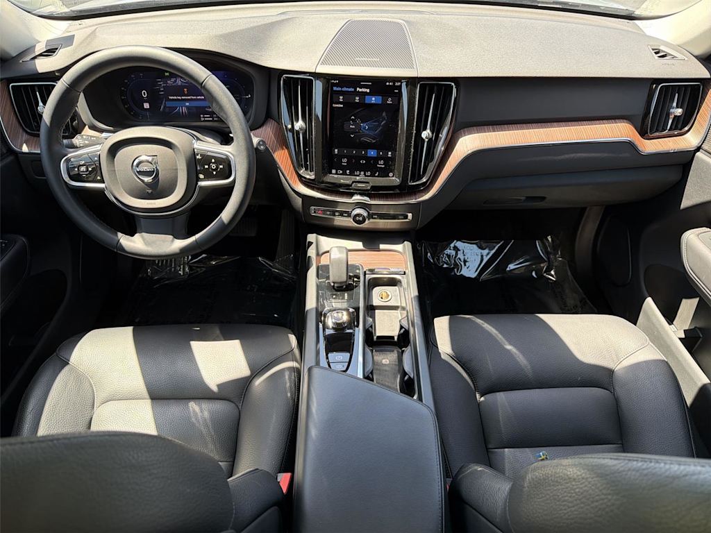 Thumbnail: 2023 Volvo XC60 - 10