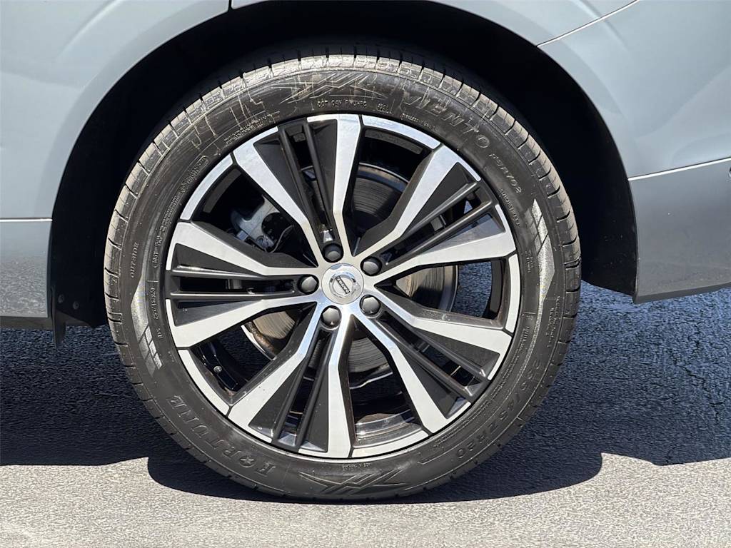 Thumbnail: 2023 Volvo XC60 - 8