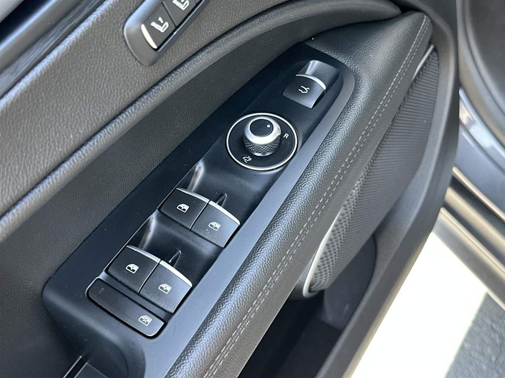Thumbnail: 2019 Alfa Romeo Stelvio - 30