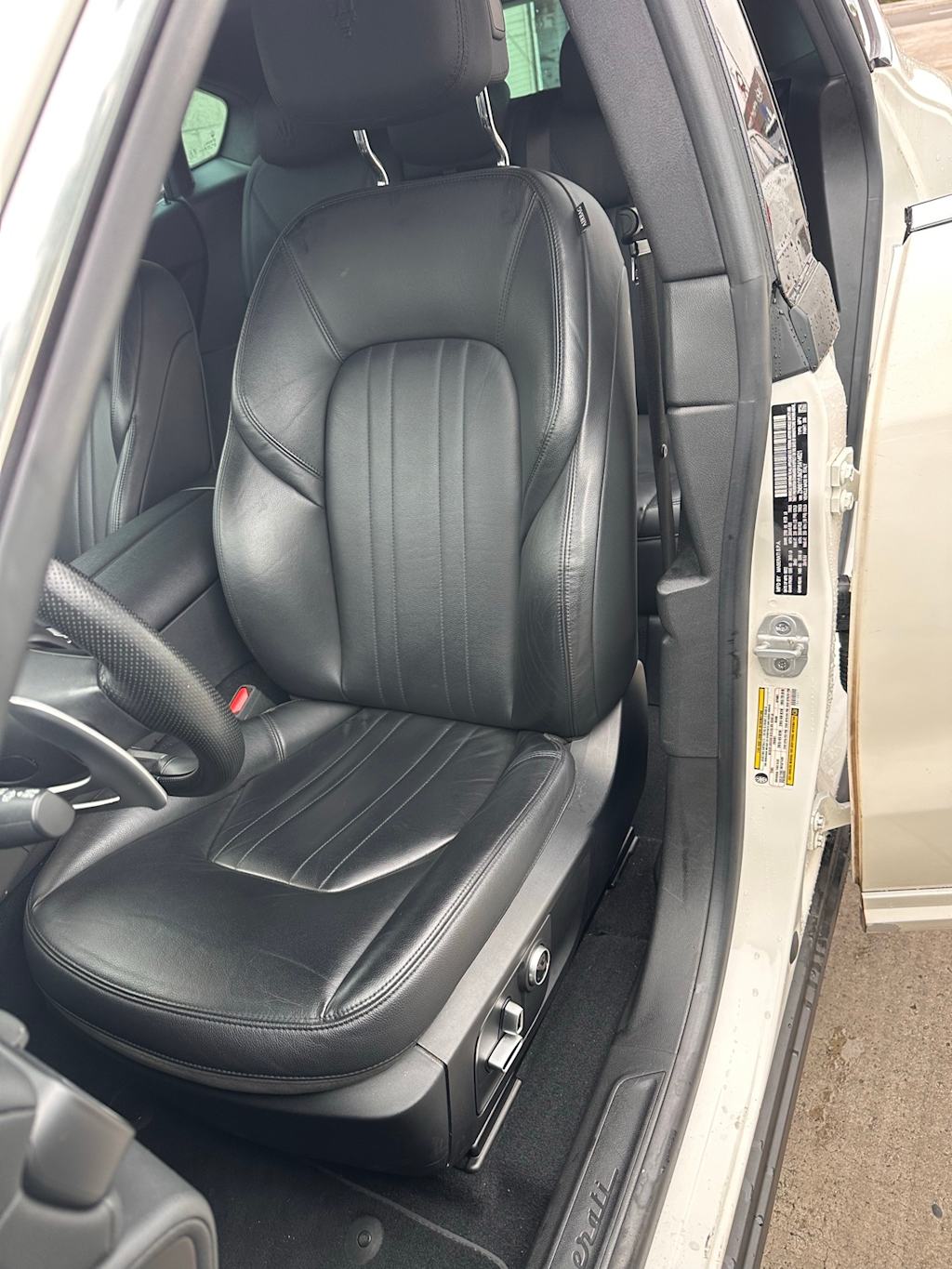 Thumbnail: 2023 Maserati Levante - 21